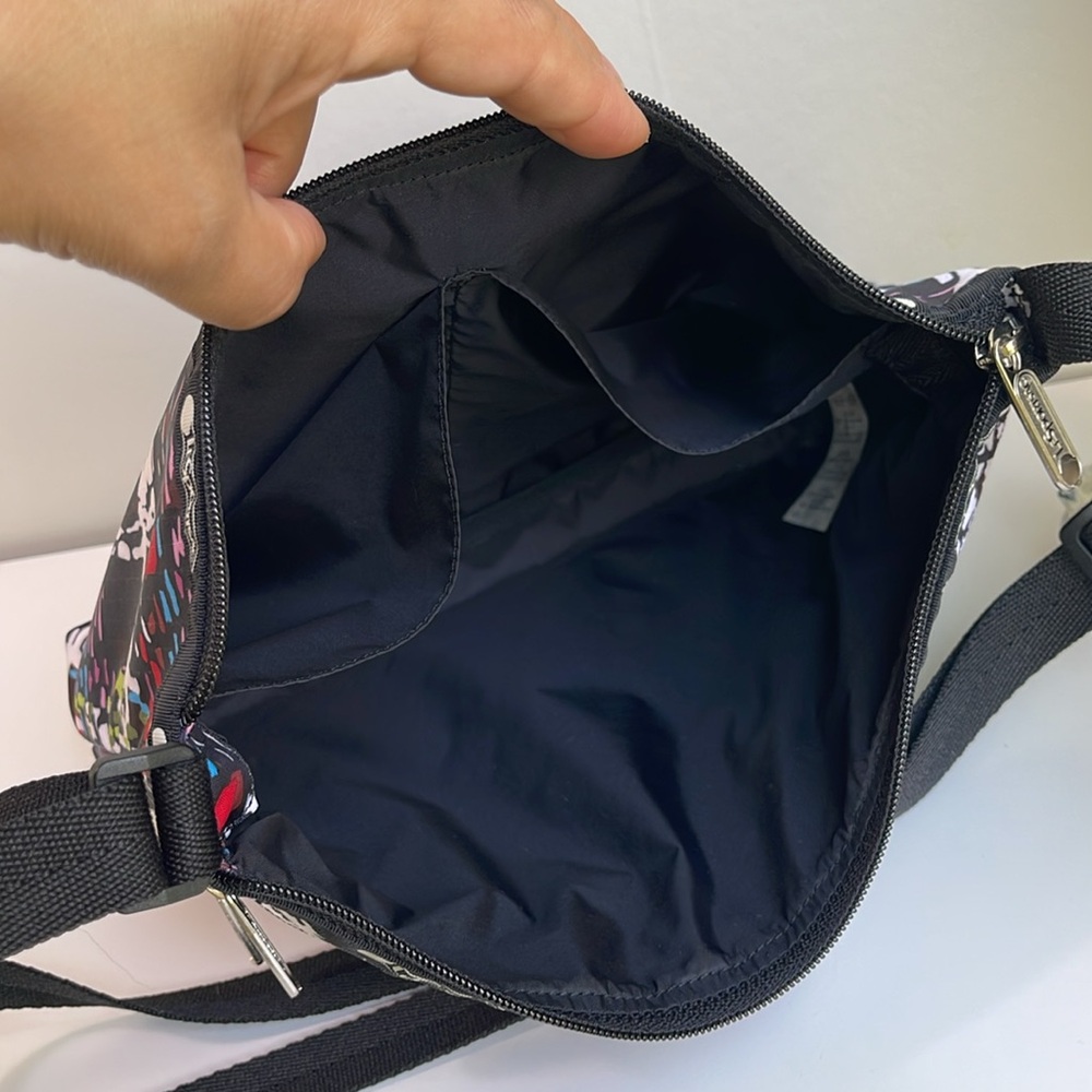 Lesportsac Crossbody New Without Tag 🏷️ - Picture 8 of 12